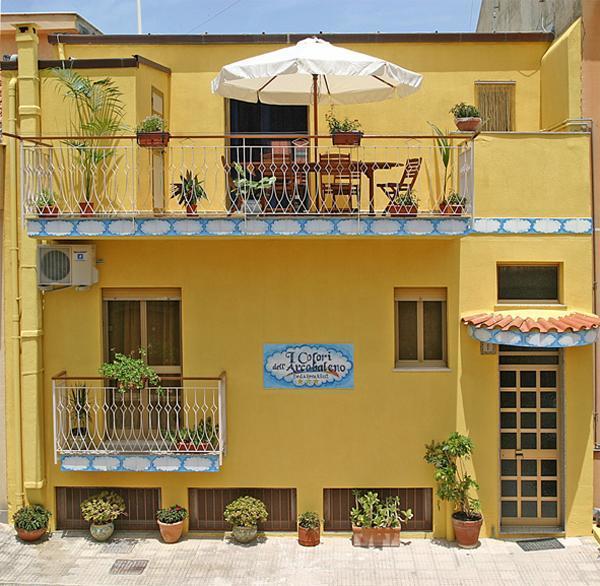 Bed and Breakfast I Colori Dell'Arcobaleno Санто-Стефано-ді-Камастра Екстер'єр фото