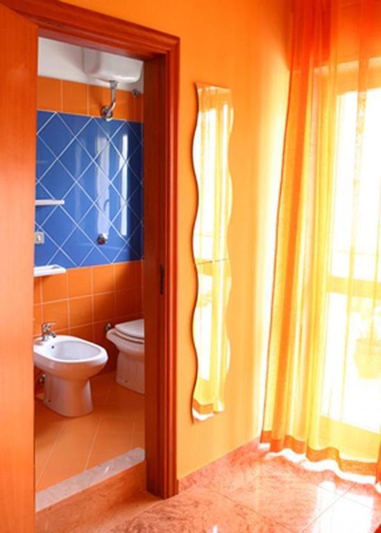 Bed and Breakfast I Colori Dell'Arcobaleno Санто-Стефано-ді-Камастра Екстер'єр фото